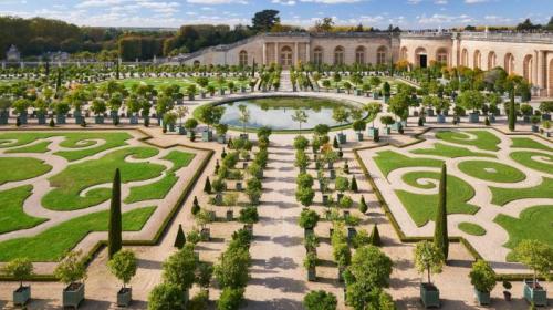 Picture of garden at Palace of Versailles